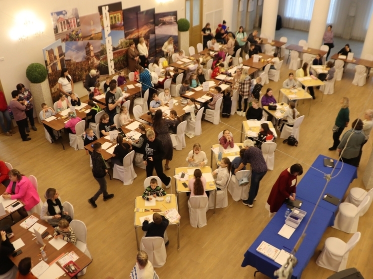 Более 90 северян стали участниками третьего Чемпионата по рисованию в Кировске