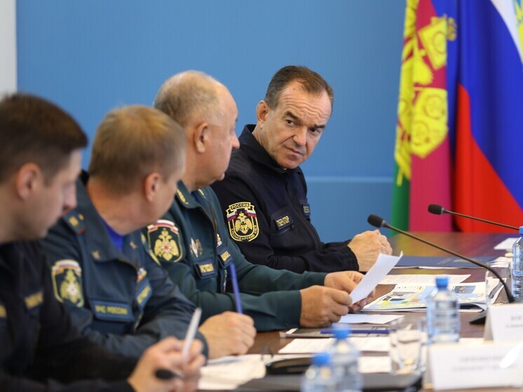 Вениамин Кондратьев проинспектировал работу по очистке пляжной территории в Анапе