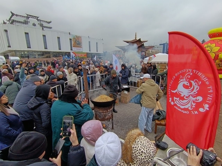 В праздничных мероприятиях в Кызыле  приняли участие несколько сотен человек