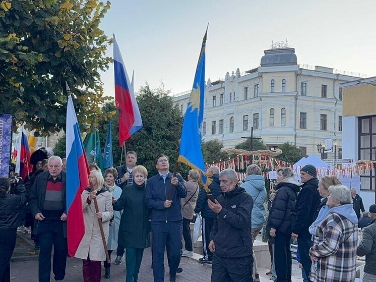По Кисловодску прошагал праздничный этнопарад