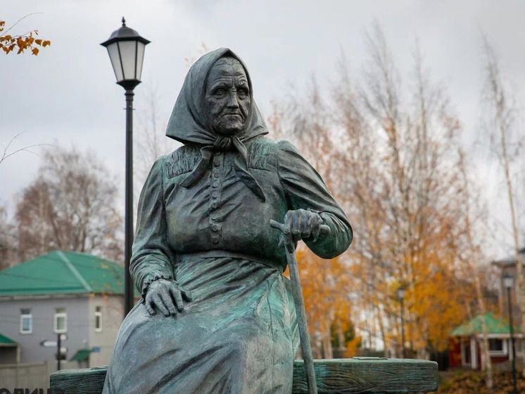 Памятник самой известной плакальщице Ирины Федосовой торжественно открыли в Петрозаводске