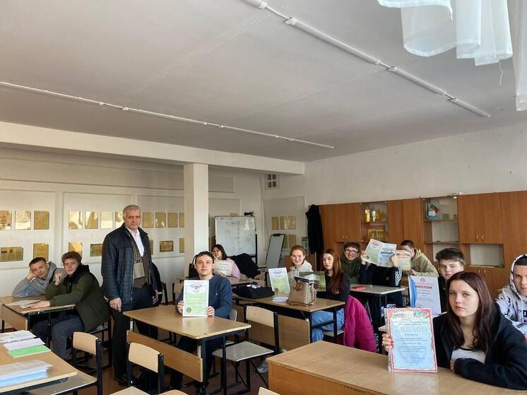 Семья педагогов из Дагестана принесла знания и лезгинку в Запорожскую область