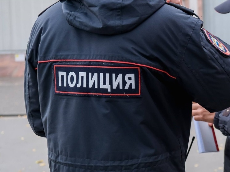 В Волгоградской области мужчина украл оставленный в магазине кошелек с деньгами