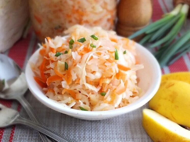 С наступлением дождливо-слякотной погоды медики посоветовали ярославцам перейти на кефир и квашеную капусту