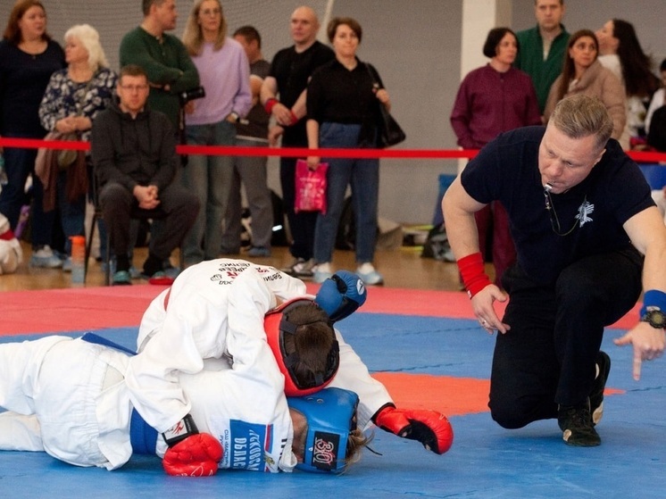 Более 200 спортсменов приняли участие в соревнованиях по рукопашному бою в псковском «Олимпе»