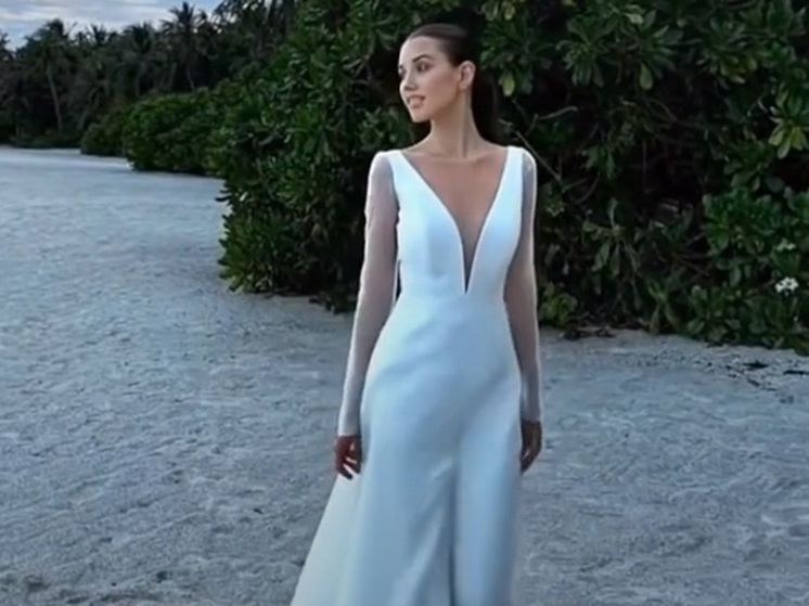 19-летняя невеста Лепса надела свадебное платье и намекнула на беременность