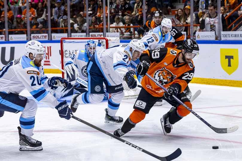 «Сибирь» летит в пропасть, не побеждая в основное время уже полтора месяца