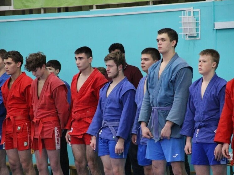 В День народного единства в курском университете прошли соревнования по самбо