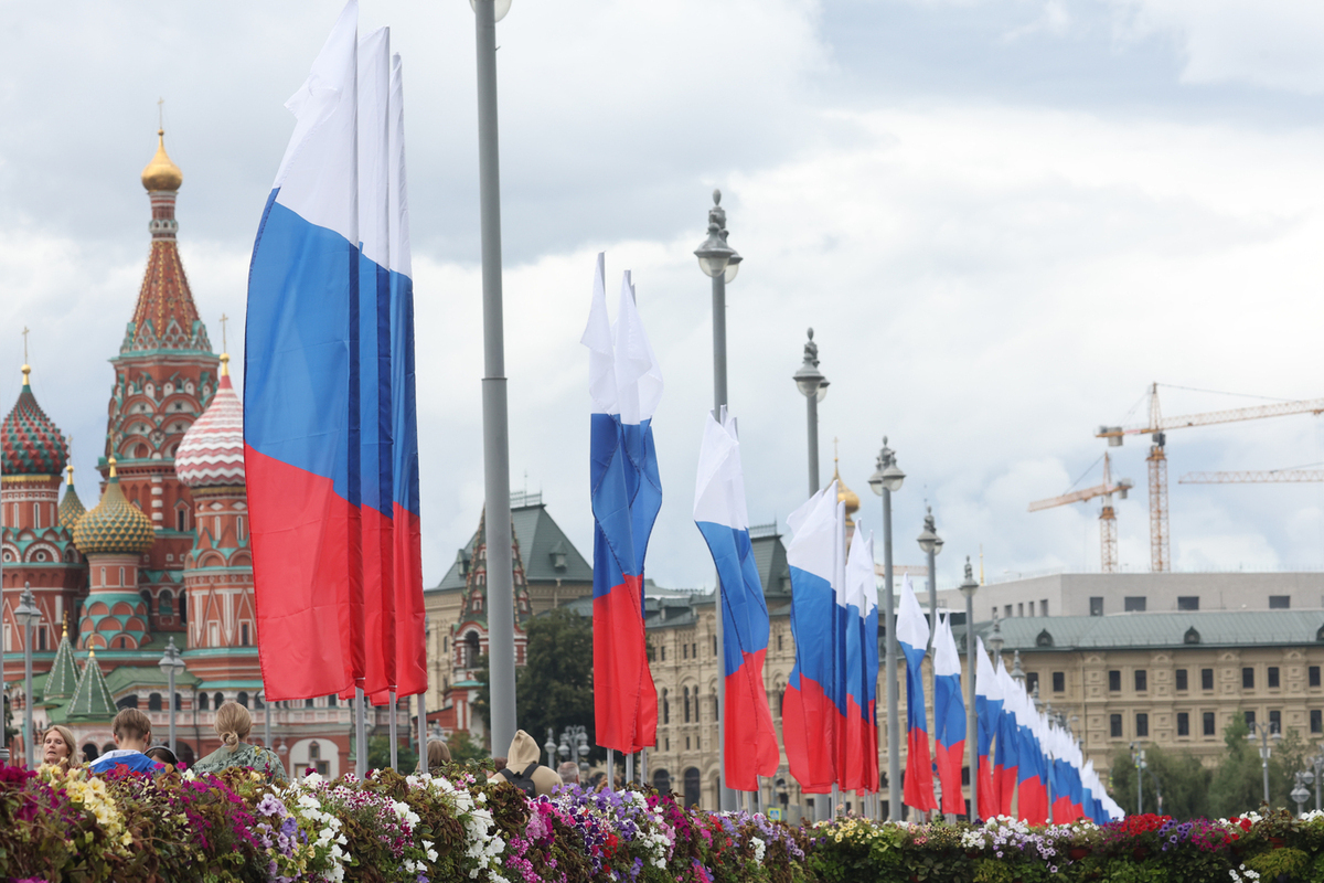 «Даже батюшка завидует»: Путин пообщался с детьми участников СВО на Красной площади