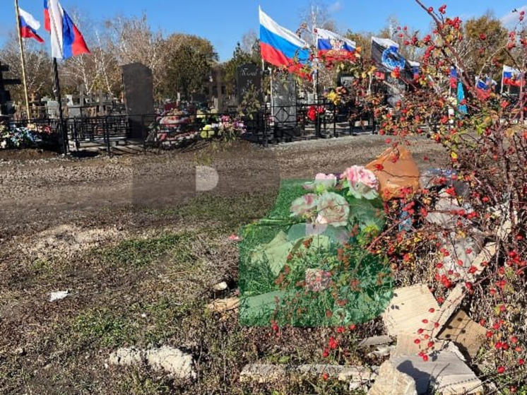 В Батайске жители вновь жалуются на состояние дорог на территории Аллеи героев