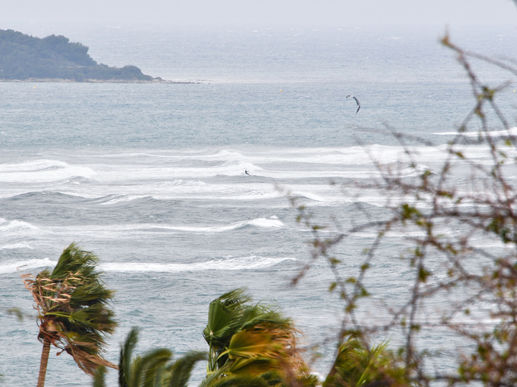 Estados Unidos chocó contra un barco en el Océano Pacífico.