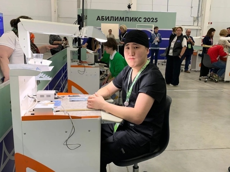 Студент из Якутии Богдан Неустроев завоевал серебро на Национальном чемпионате «Абилимпикс»