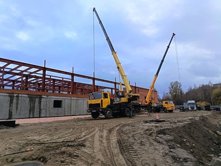 Работы на скандальной стройплощадке в Петрозаводске продолжаются