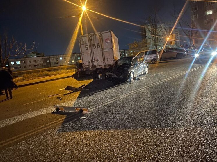 Во Владивостоке водитель без прав устроил ночную погоню с ДТП