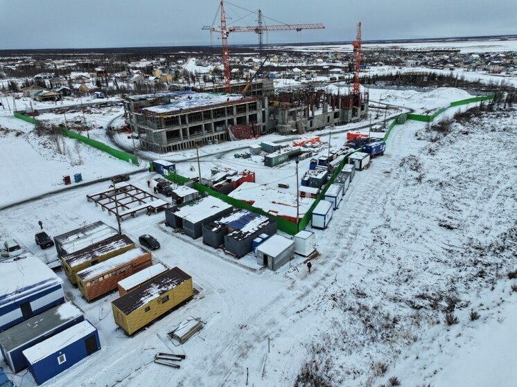 Госстройнадзор проверил качество строительства школы в Радужном микрорайоне Салехарда
