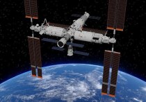 Возвращение китайских астронавтов задерживается после столкновения космического корабля с обломками