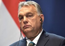 Журналисты самой читаемой газеты Венгрии выразили шок после того, как медиагруппа, считающаяся близкой к националистической партии премьер-министра Виктора Орбана "Фидес", купила таблоид у его предыдущих швейцарских владельцев