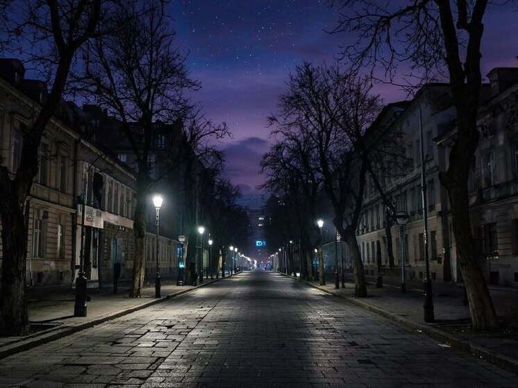 Как укротить тягу к сладкому при нехватке солнечного света