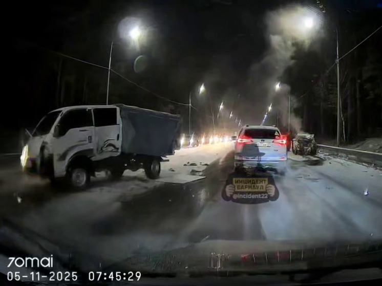 Двое в больнице: стали известны подробности ДТП на шоссе Ленточный бор в Барнауле