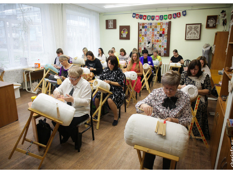 Более 60 кружевниц участвовали в конкурсе мастерства в Череповце