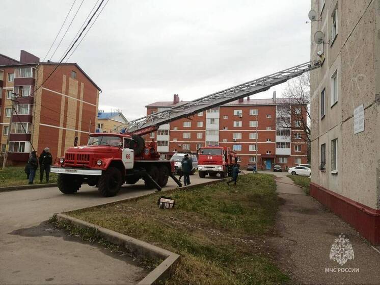 Пожилой мужчина пострадал при пожаре в пятиэтажке в Лениногорске