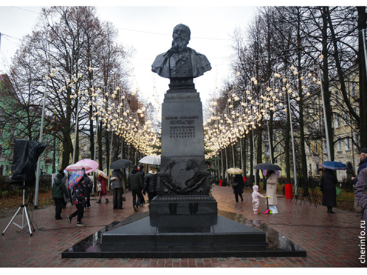 Сквер на улице Верещагина торжественно открыли в Череповце после ремонта