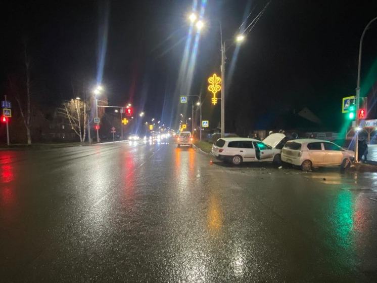 В Горно-Алтайске автоледи не уступила дорогу и устроила аварию