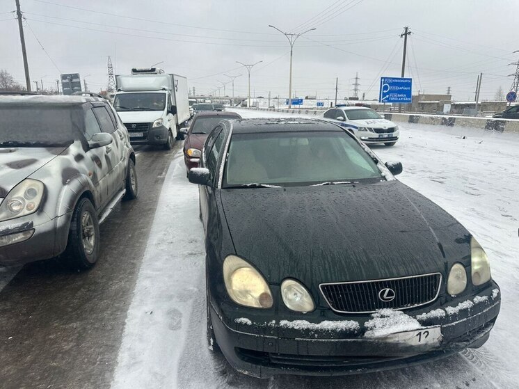 Пять автомобилей одновременно попали в два ДТП в одной точке Новоалтайска