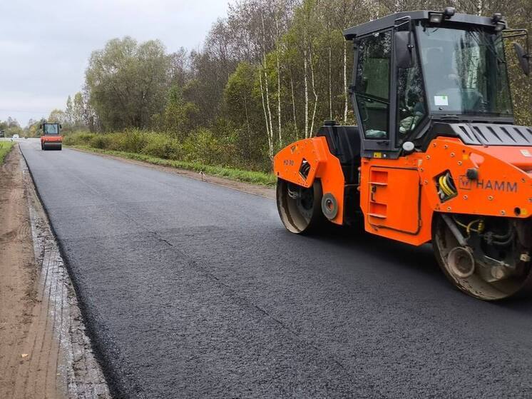 В Солецком округе закончился ремонт дороги, ждавшей обновления годами