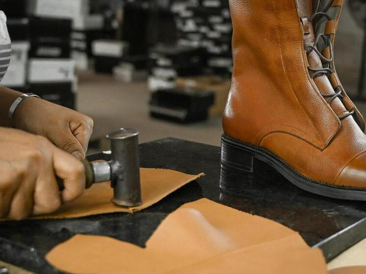 Роспотребнадзор выявил массовые нарушения на обувных фабриках в Дагестане