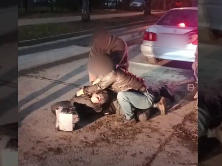 22-летнего курьера мошенников задержали в Новосибирске