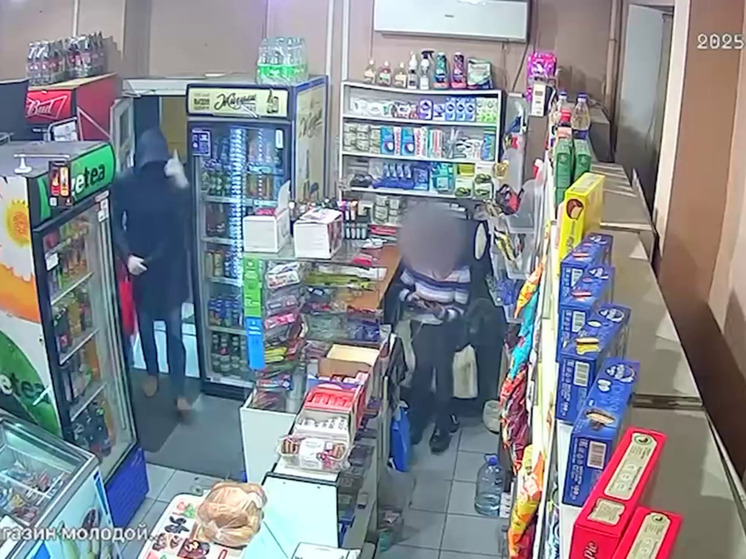 Калининградская продавщица остановила вора с ножом голыми руками