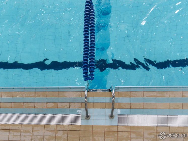 В Осинниках закрыли бассейн