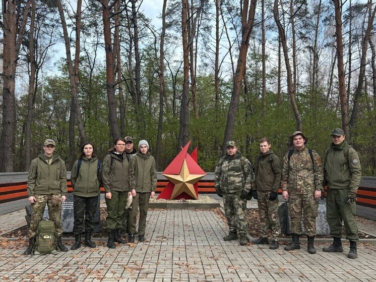 Юнармейцы КГУ накануне праздника 4 ноября прошли по местам боевой славы