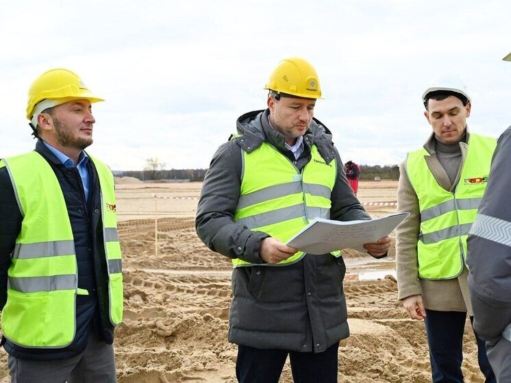 Глава городского округа Алексей Шимко посетил стройплощадку особой экономической зоны (ОЭЗ) «Большой Серпухов», где начались активные работы