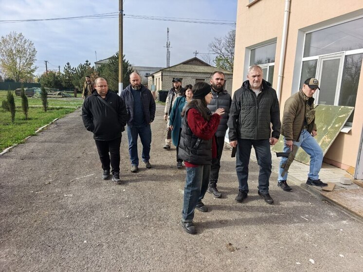 Сенатор от Херсонской области проверил ход ремонтных работ в Тавричанской школе