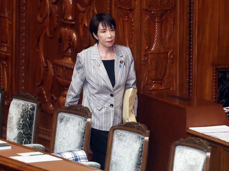 Японский премьер Такаити провела первый телефонный разговор с Зеленским