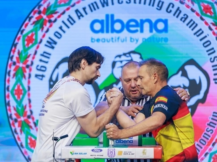  
В Болгарии завершился чемпионат мира по армрестлингу, где наш земляк Александр Шапкин одержал блестящую победу