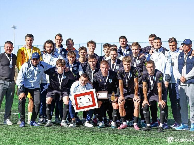 Херсонские футболисты получили серебряные медали чемпионата «Содружество»