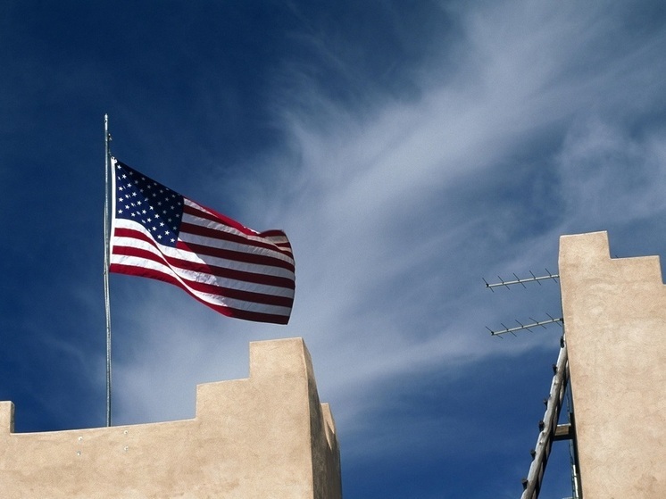 Политолог Крутаков: шатдаун правительства США не связан с экономическими проблемами