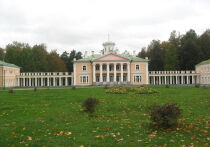 Реставрация ворот главного въезда усадьбы Валуево завершилась в Новой Москве