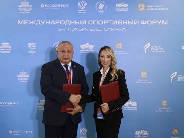 В Хакасии начнут развивать футбол для женщин и матерей