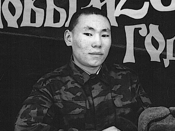 Жители Яр-Сале проводят в последний путь погибшего в зоне СВО бойца