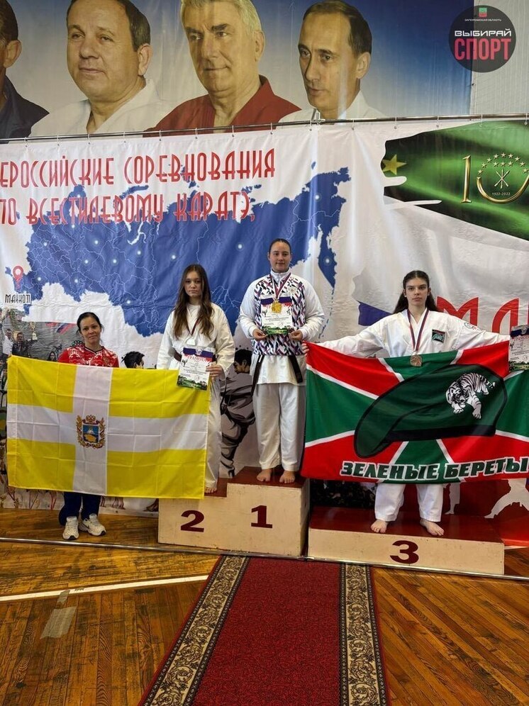 Запорожские каратисты завоевали 15 медалей на Всероссийских соревнованиях в Майкопе