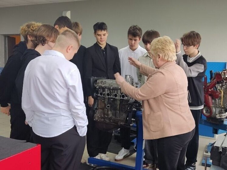 Для серпуховских школьников провели лекцию об устройстве двигателя внутреннего сгорания
