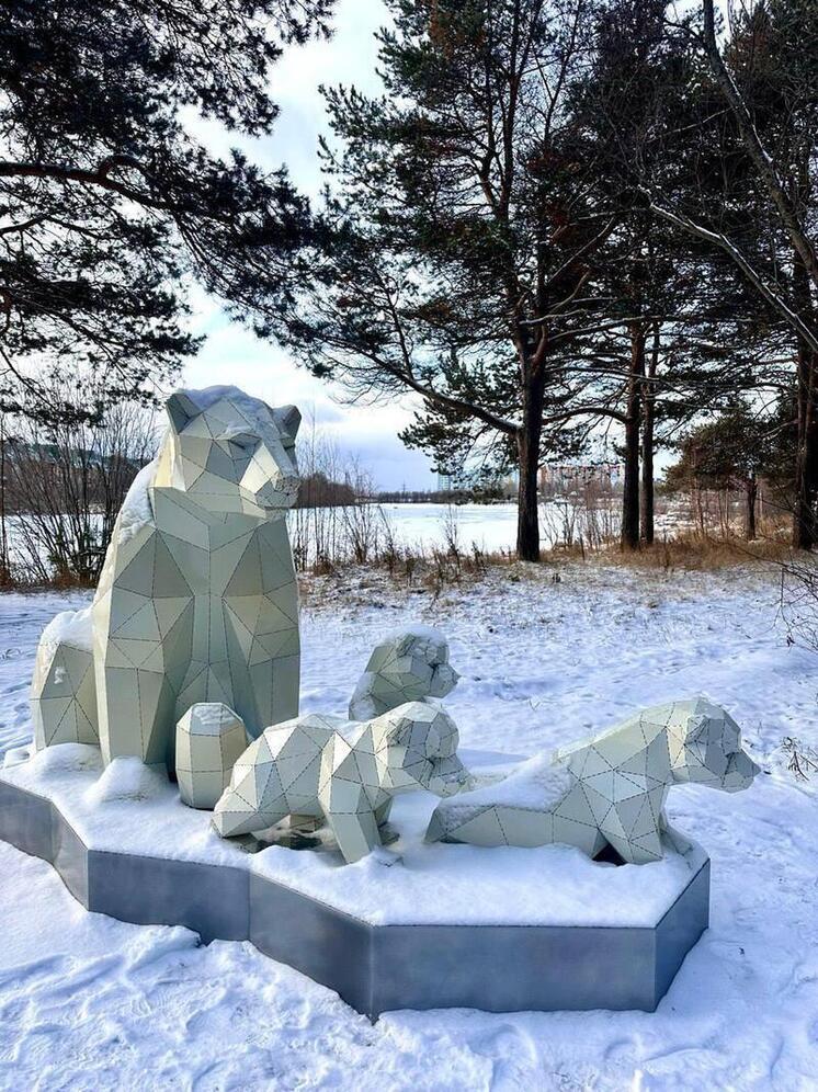 В сургутском парке «За Саймой» поселилось медвежье семейство