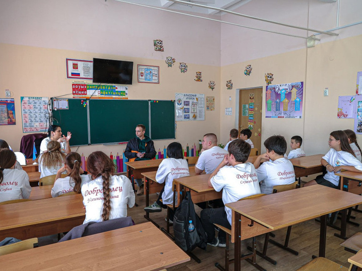 Как школьный отряд из крымского села совмещает экологическое и патриотическое волонтёрство