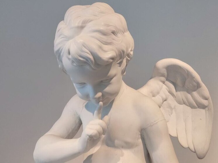 В эпоху онлайн-дейтинга живое знакомство на улице стало редкостью, но "консерваторы", готовые подойти к незнакомке, никуда не делись. Для девушки такая ситуация может обернуться неловкостью, навязчивостью или даже риском столкнуться с мошенником.