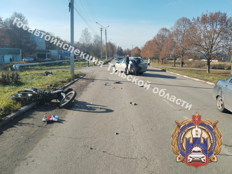 Под Тулой водитель Skoda нарушил ПДД и отправил на больничную койку мотоциклиста