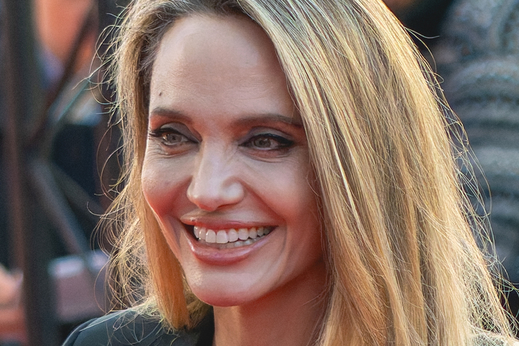 Охранника Анджелины Джоли мобилизовали на Украине на глазах у звезды